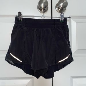 Lululemon Low Rise Hotty Hot Shorts